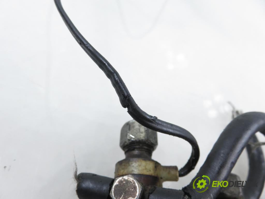 AUDI 80 (8C, B4) SEDAN 1993 66,00 1.9 TDI - 1Z 1896,00 Vstrekovacie ventily 028130201H ; 028130201G (Vstrekovací ventil)