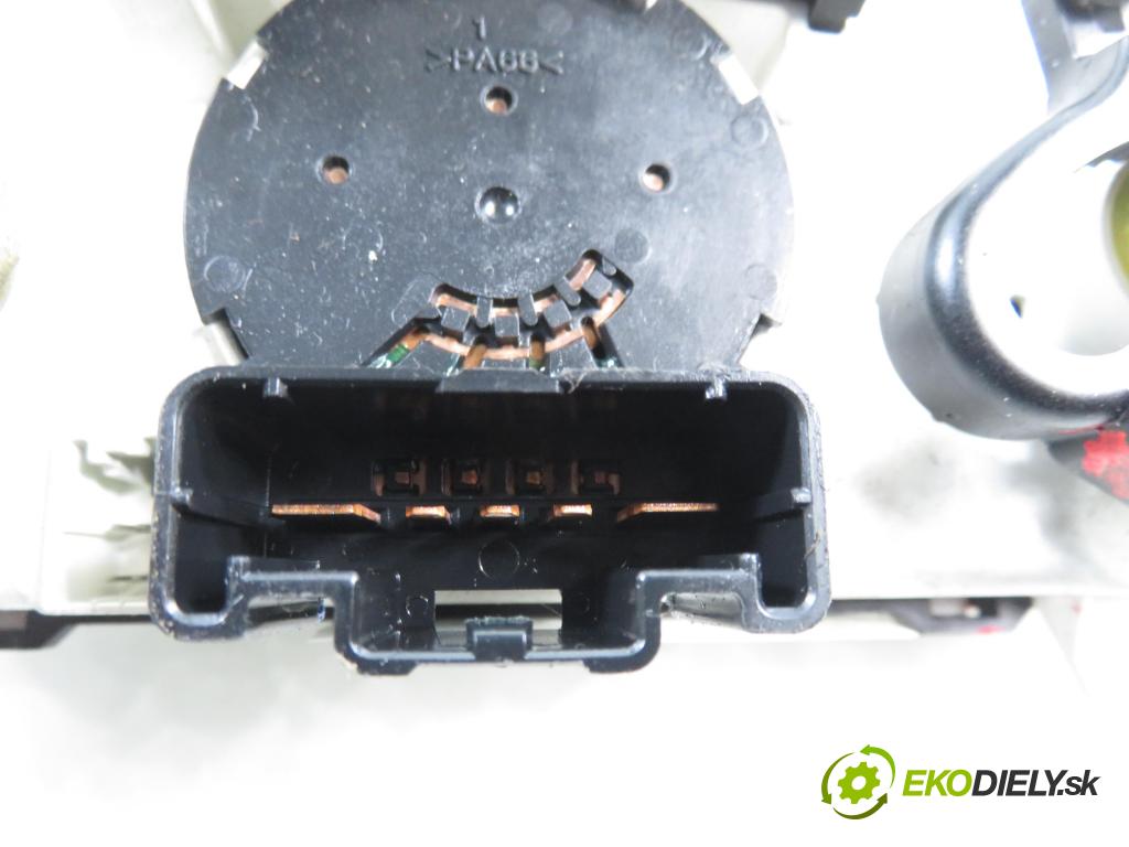 JEEP PATRIOT (MK74) SUV 2008 125,00 2.4 4x4 - 170 DOHC 16V Dual VVT (ED3) 2360,00 Panel kúrenia KLIMATIZACE: P55111874AC