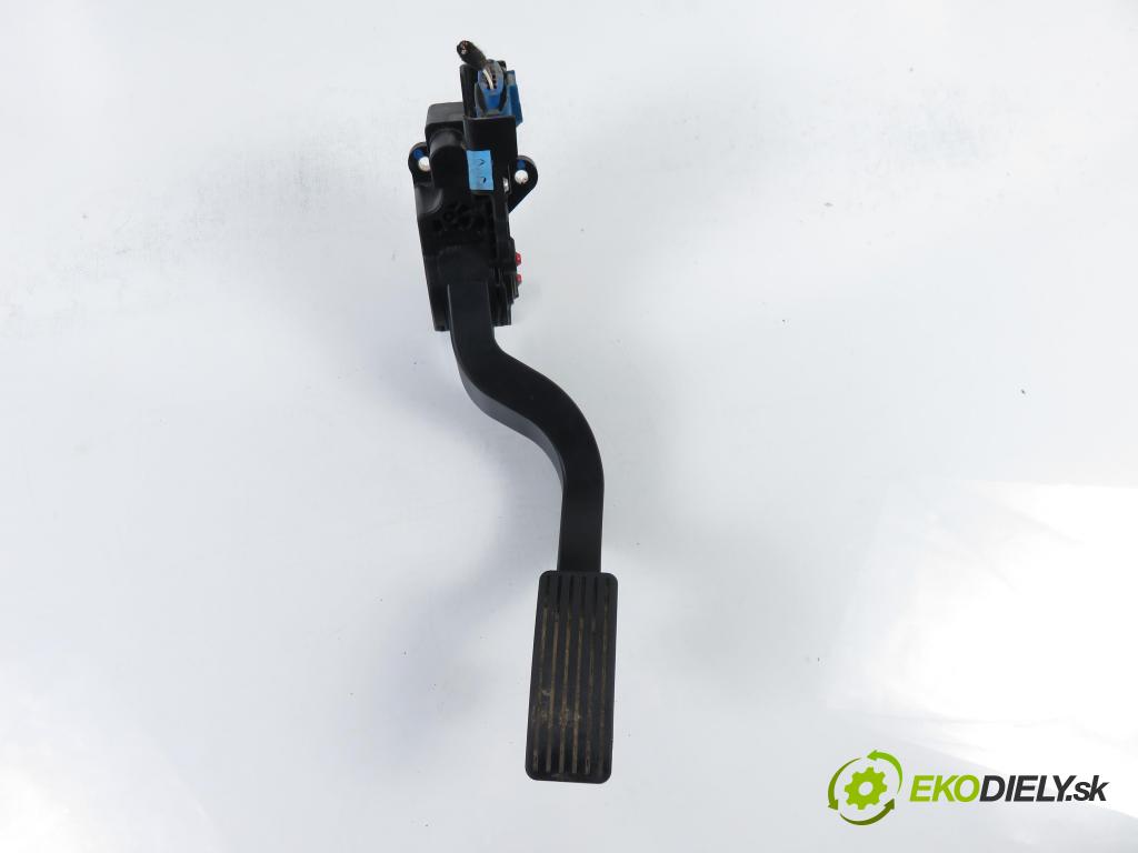 PEUGEOT BOXER Skrzynia FURGON 2006 74,00 2.2 HDi 100 - 4HV (P22DTE) 2198,00 Potenciometer plynu 1349820080 ; 0280755049 (Potenciometer plynového pedálu)