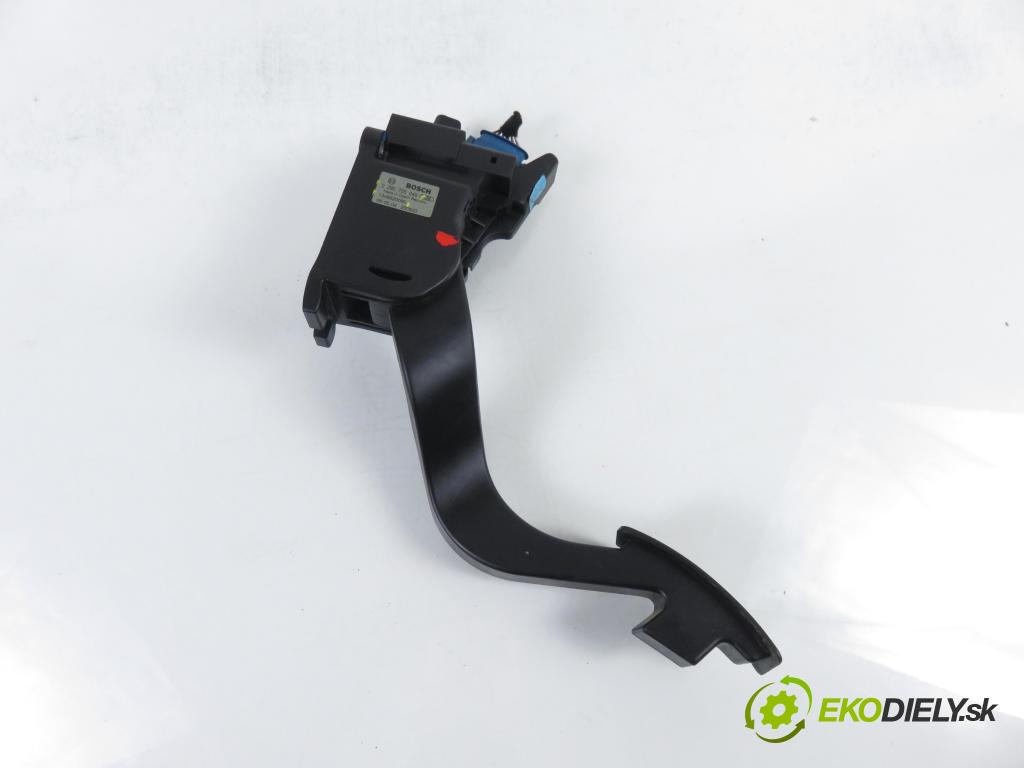 PEUGEOT BOXER Skrzynia FURGON 2006 74,00 2.2 HDi 100 - 4HV (P22DTE) 2198,00 Potenciometer plynu 1349820080 ; 0280755049 (Potenciometer plynového pedálu)