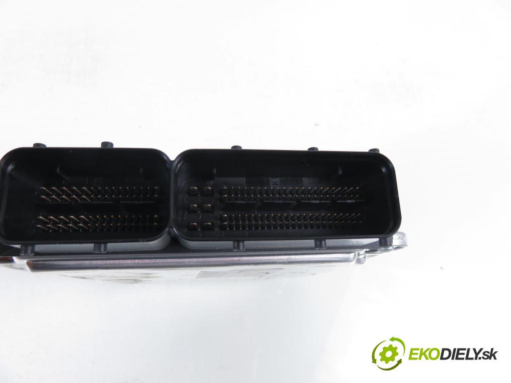 VW TRANSPORTER V Skrzynia (7HA, 7HH, 7EA, 7EH) FURGON 2006 96,00 2.5 TDI - AXD 2461,00 Riadiaca jednotka Motor 070906016AJ ; 0281011568