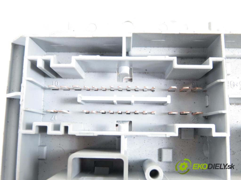 PEUGEOT BOXER Skrzynia FURGON 2006 74,00 2.2 HDi 100 - 4HV (P22DTE) 2198,00 Skrinka POJISTKY: 1349944080