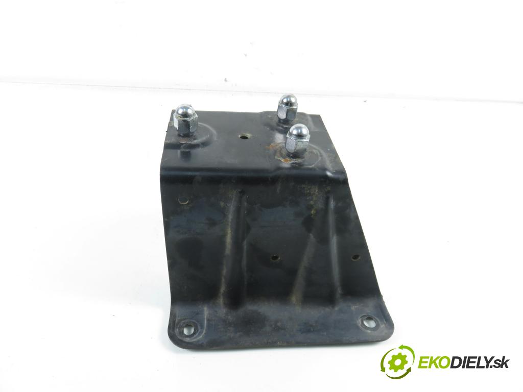 DAIHATSU TERIOS (J1_) SUV 2000 61,00 1.3 4WD (J100) - HC-EJ 1296,00 Vešiak: KOLA: ZÁLOHOVANIE: