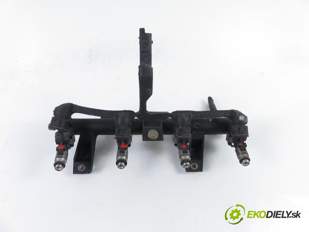 PEUGEOT 206 liftback (2A/C) HB 2000 440,00 1.1 i - HFX (TU1JP) 1124,00 Lišta vstrekovacia IPM002 ; 9628982980D (Vstrekovacia lišta)