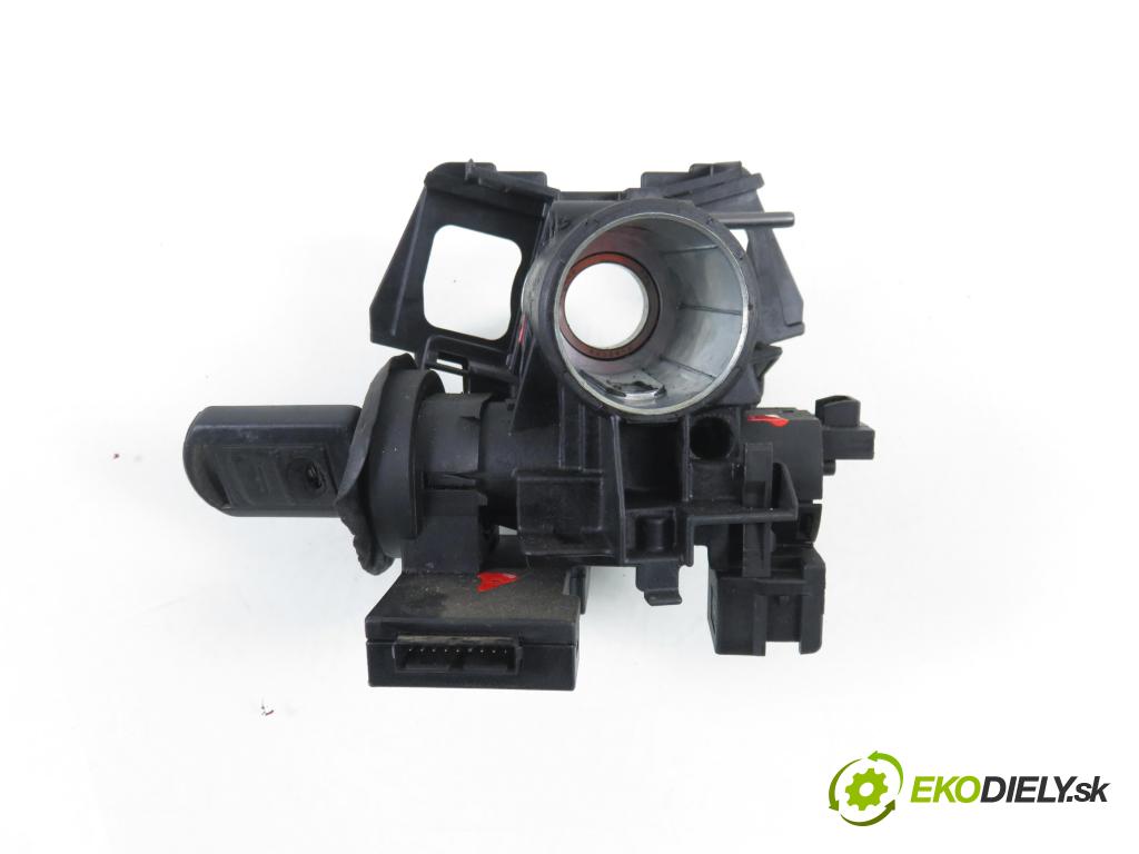 OPEL CORSA C (X01) HB 2001 43,00 1.0 12V 58 - Z 10 XE 973,00 spinačka 90589389 ; 90589313 ; 24445098 (Spínacia skrinka)