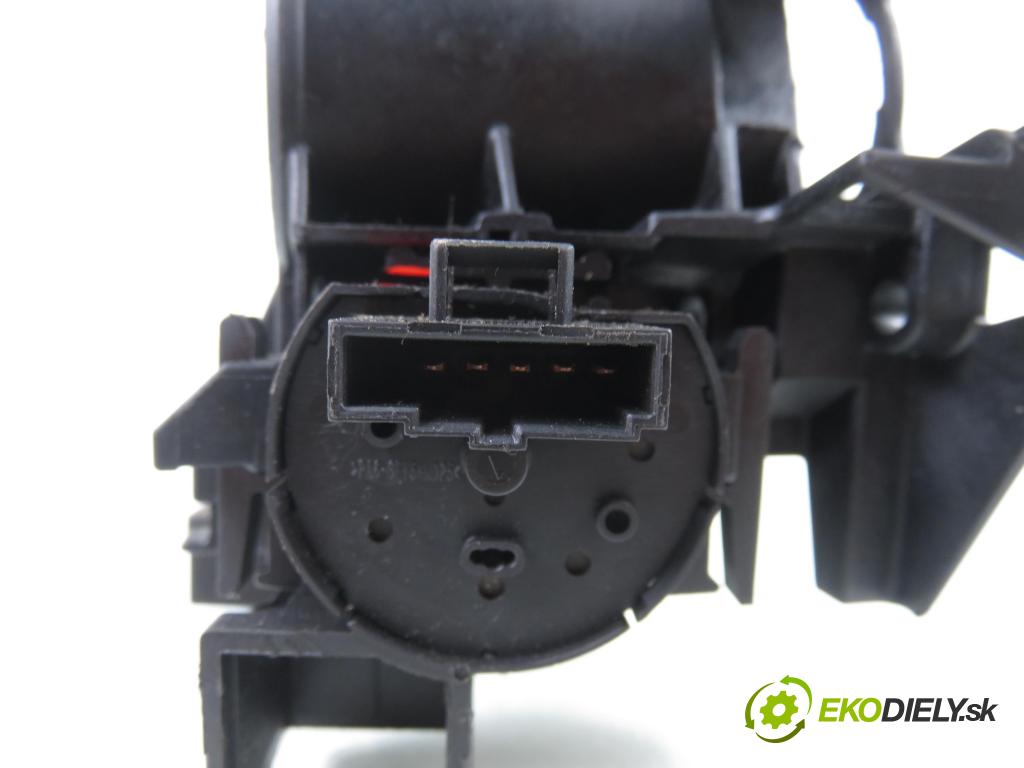 OPEL CORSA C (X01) HB 2001 43,00 1.0 12V 58 - Z 10 XE 973,00 spinačka 90589389 ; 90589313 ; 24445098 (Spínacia skrinka)