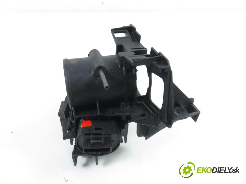 OPEL CORSA C (X01) HB 2001 43,00 1.0 12V 58 - Z 10 XE 973,00 spinačka 90589389 ; 90589313 ; 24445098 (Spínacia skrinka)