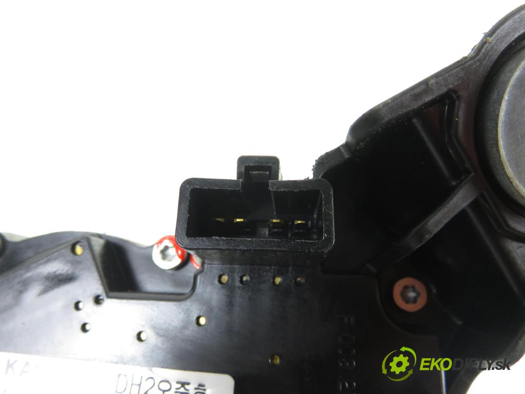 HYUNDAI i10 (PA) HB 2009 57,00 1.2 16V - G4LA 1248,00 Motorček stierače zadné 98700OX000