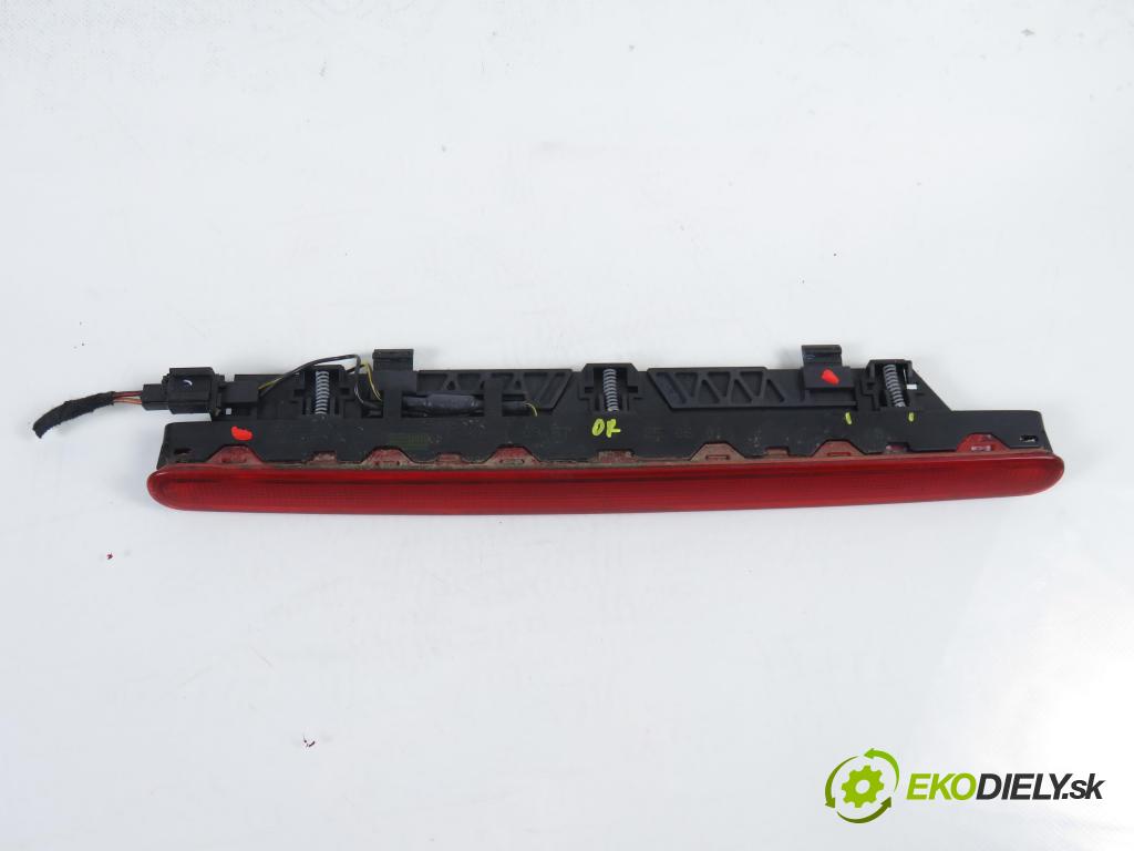 VW POLO (6N2) HB 2001 55,00 1.4 TDI - AMF 1422,00 svetlo bŕzd 6N0945097