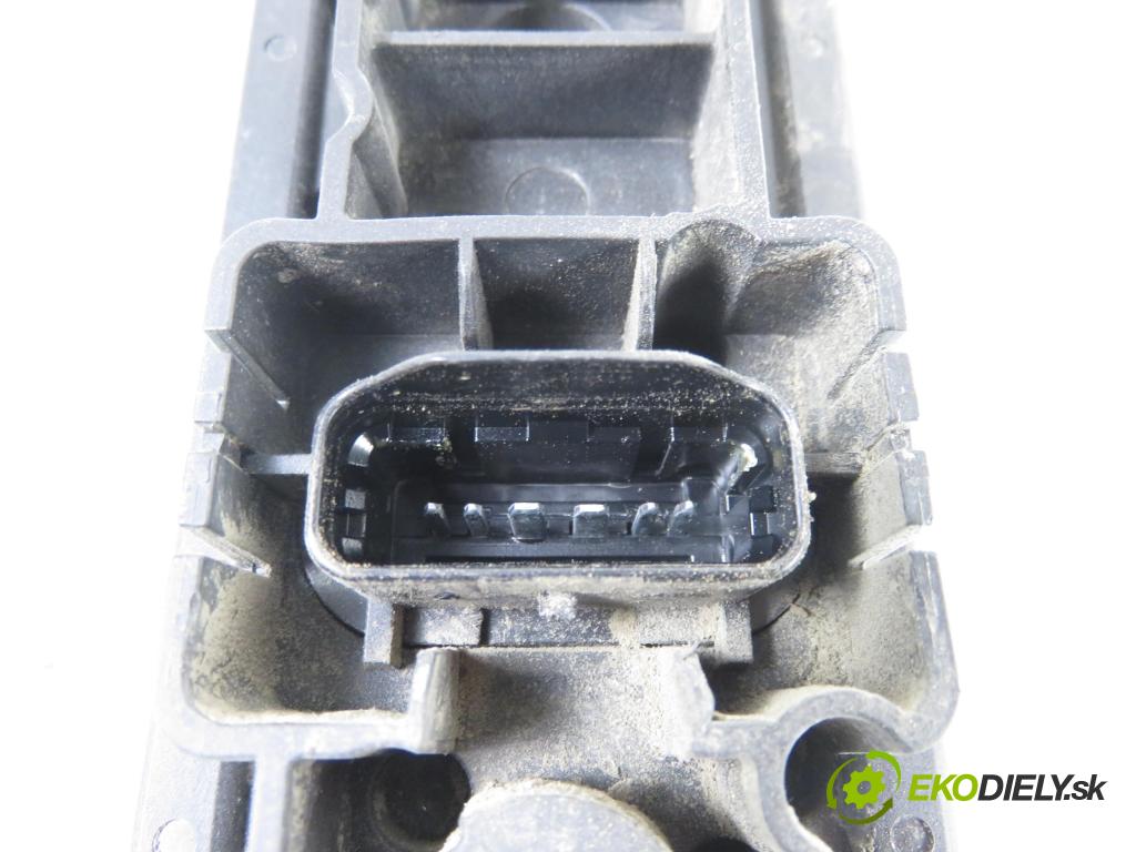 OPEL MOVANO B Platforma / podwozie (X62) FURGON 2014 81,00 2.3 CDTI FWD - M9T 870 2299,00 vložka svetla ľavy zadné 17109800