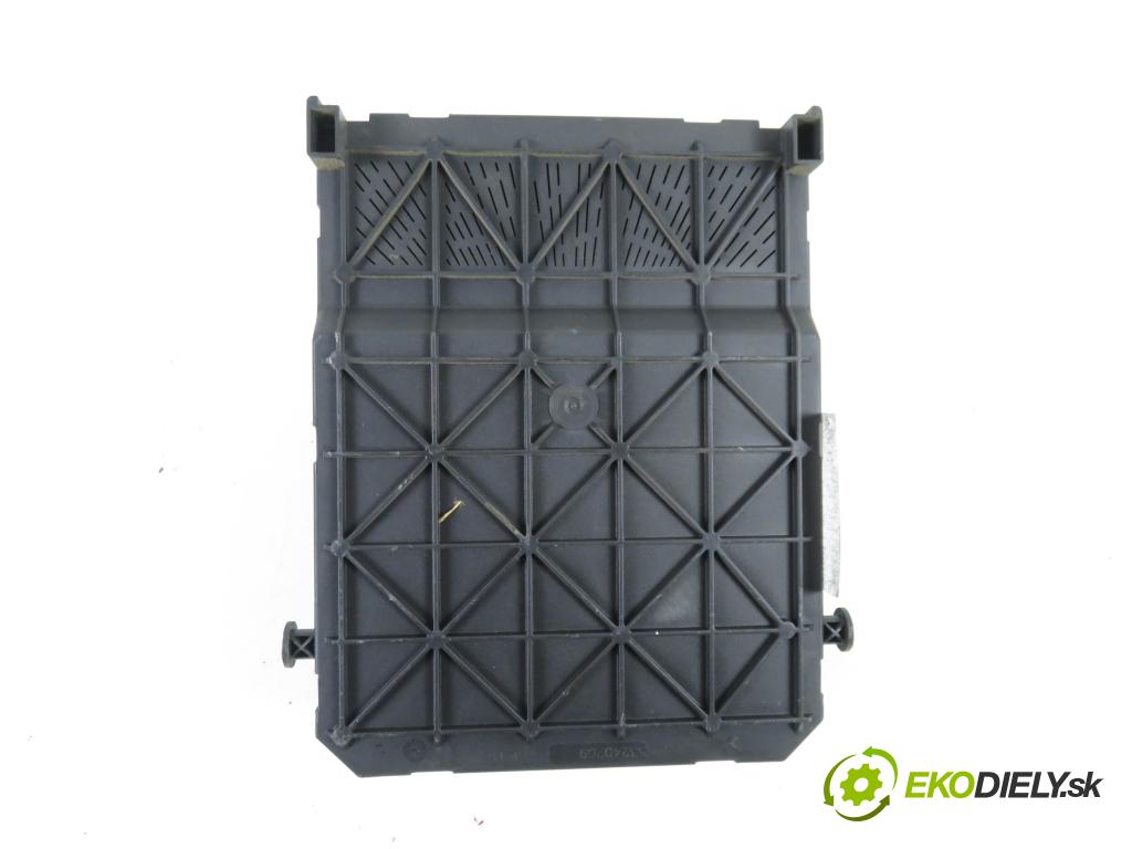 PEUGEOT 206 liftback (2A/C) HB 2007 50,00 1.4 HDi 8V 70 - 8HZ 1398,00 MODUL BSI S118085220F ; 9657999780