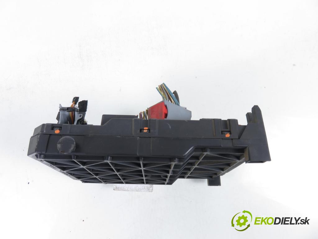 PEUGEOT 206 liftback (2A/C) HB 2007 50,00 1.4 HDi 8V 70 - 8HZ 1398,00 MODUL BSI S118085220F ; 9657999780