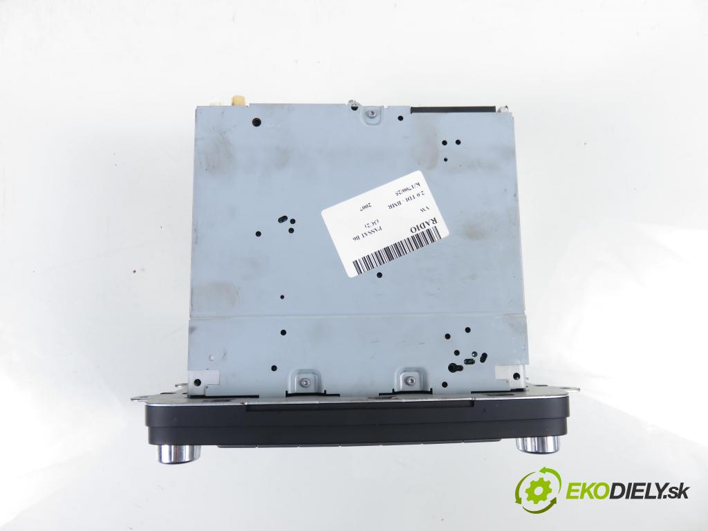 VW PASSAT B6 (3C2) SEDAN 2007 125,00 2.0 TDI - BMR 1968,00 RADIO CD 1K0035198C