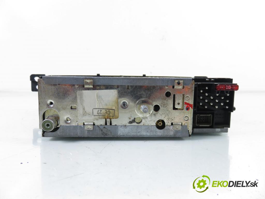 BMW 3 Touring (E46) KOMBI 2004 110,00 2.0 318 i - N42 B20 A 1995,00 RADIO CD 6909883