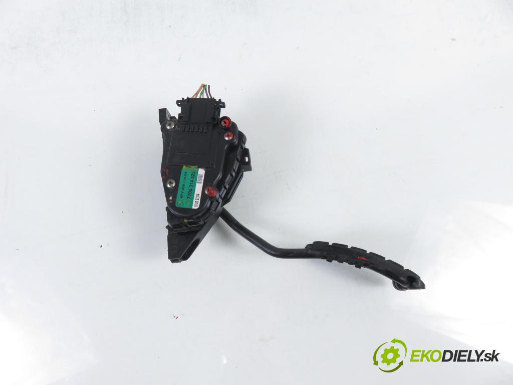 RENAULT MASTER II Skrzynia (FD) FURGON 2006 66,00 2.2 dCI 90 - G9T 750 2188,00 Potenciometer plynu 7700314525 ; 6PV00811904 (Potenciometer plynového pedálu)