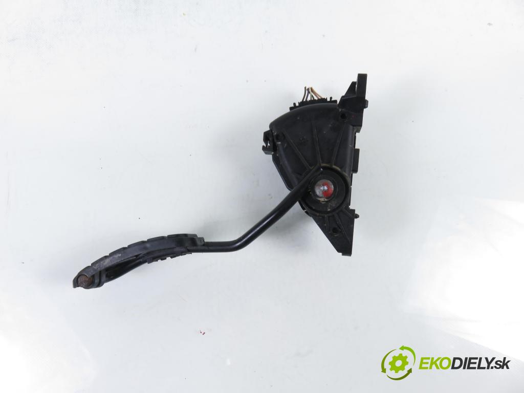 RENAULT MASTER II Skrzynia (FD) FURGON 2006 66,00 2.2 dCI 90 - G9T 750 2188,00 Potenciometer plynu 7700314525 ; 6PV00811904 (Potenciometer plynového pedálu)