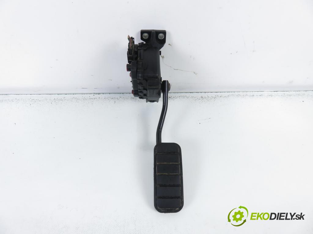 RENAULT MASTER II Skrzynia (FD) FURGON 2006 66,00 2.2 dCI 90 - G9T 750 2188,00 Potenciometer plynu 7700314525 ; 6PV00811904 (Potenciometer plynového pedálu)