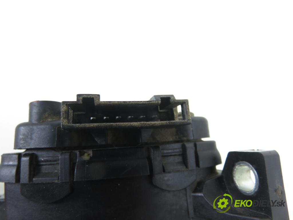 RENAULT MASTER II Skrzynia (FD) FURGON 2006 66,00 2.2 dCI 90 - G9T 750 2188,00 Potenciometer plynu 7700314525 ; 6PV00811904 (Potenciometer plynového pedálu)