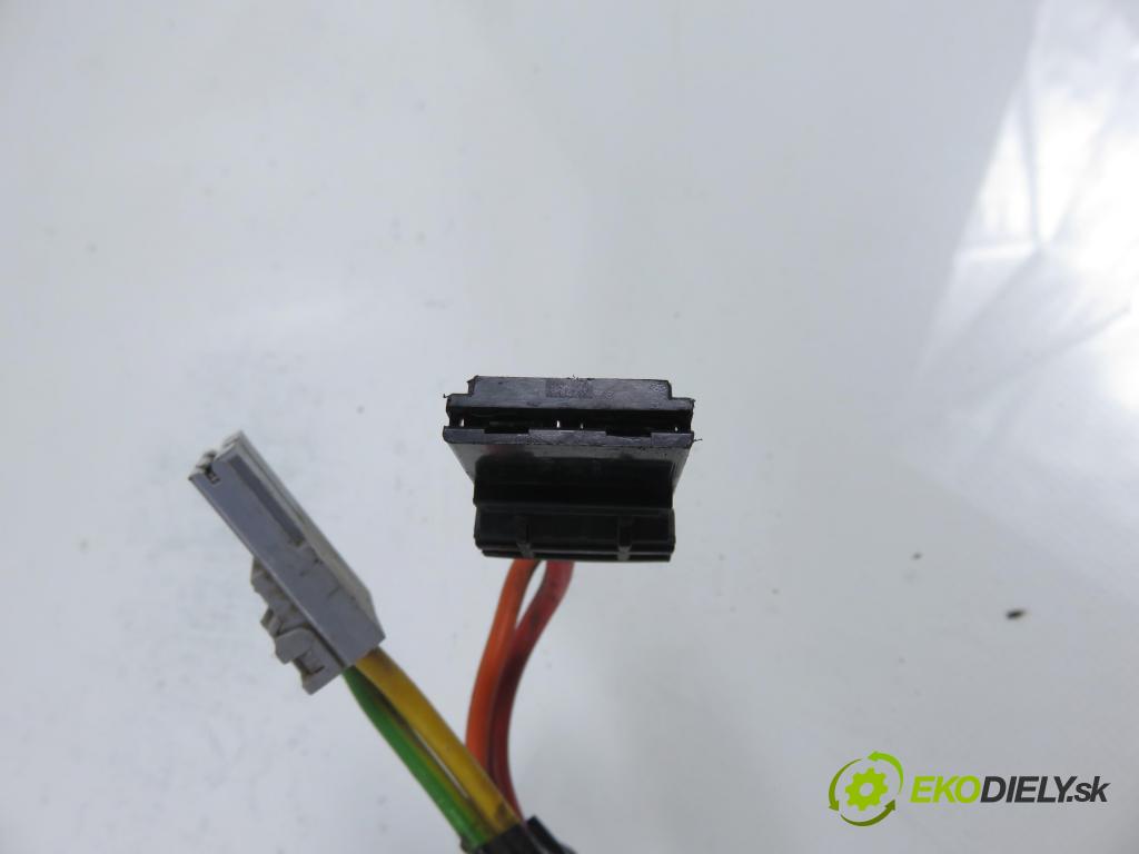 RENAULT MASTER II Skrzynia (FD) FURGON 2006 66,00 2.2 dCI 90 - G9T 750 2188,00 spinačka  (Spínacia skrinka)