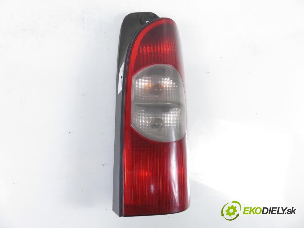RENAULT MASTER II Skrzynia (FD) FURGON 2006 66,00 2.2 dCI 90 - G9T 750 2188,00 Svetlo pravé zadné