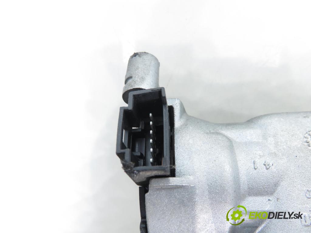 VW CADDY III Variant (2KB, 2KJ, 2CB, 2CJ) KOMBIVAN 2007 77,00 1.9 TDI PD 105 1896,00 spinačka 1K0905851B ; 1K0905865 (Spínacia skrinka)