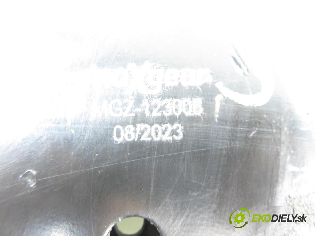 CHRYSLER PT CRUISER (PT_) HB 2004 89,00 2.2 CRD 121 - EDJ 2148,00 Rameno LP MGZ123006