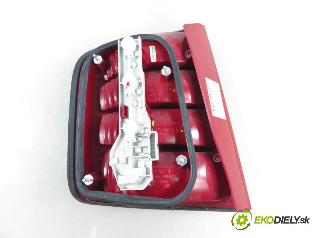 SKODA FABIA I SEDAN (6Y3) SEDAN 2006 47,00 1.2 - AZQ 1198,00 Svetlo pravé zadné 6Y9945096E ; 6Y9945112D ; YU3X13A602AAB
