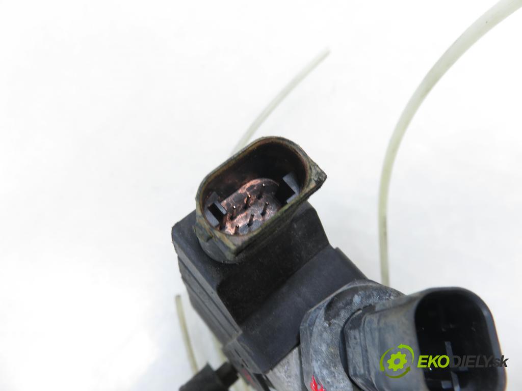 MERCEDES-BENZ KLASA S (W220) SEDAN 2003 191,00 S 400 CDI V8 260 - OM 628.960 3996,00 Rozdeľovač pneumatika 2203200258