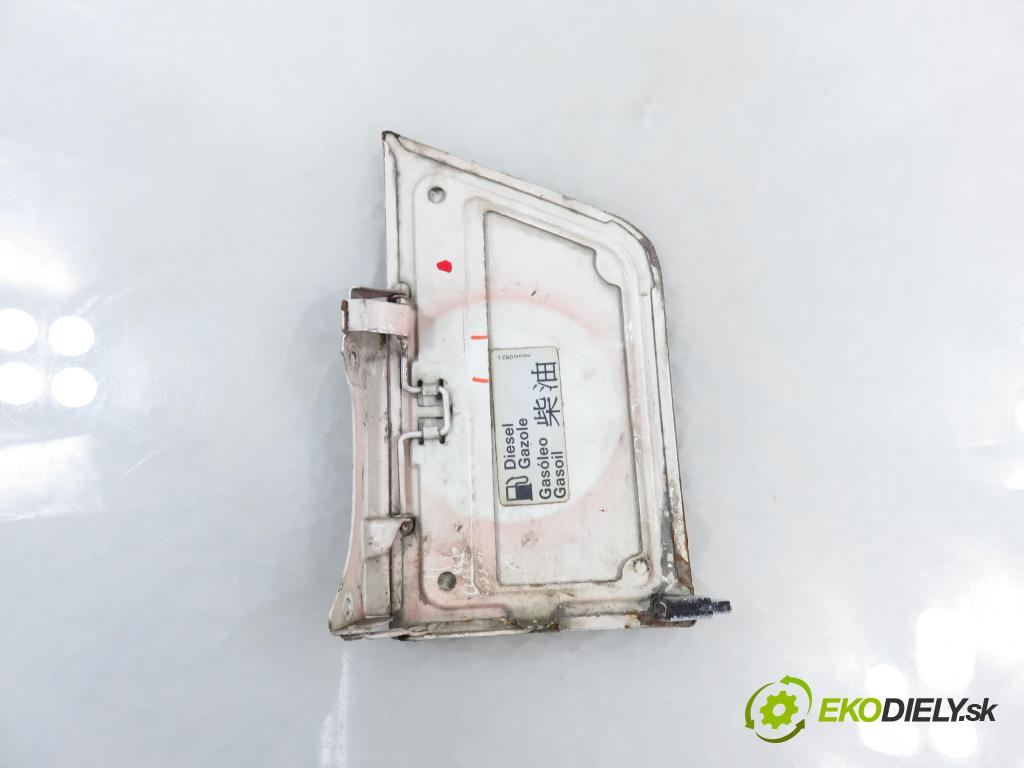 VW TRANSPORTER V Skrzynia (7HA, 7HH, 7EA, 7EH) FURGON 2005 77,00 1.9 TDI PD 105 - AXB 1896,00 Dvierka nádrže paliva 7H0809905 (Kľučka dverí ostatné)