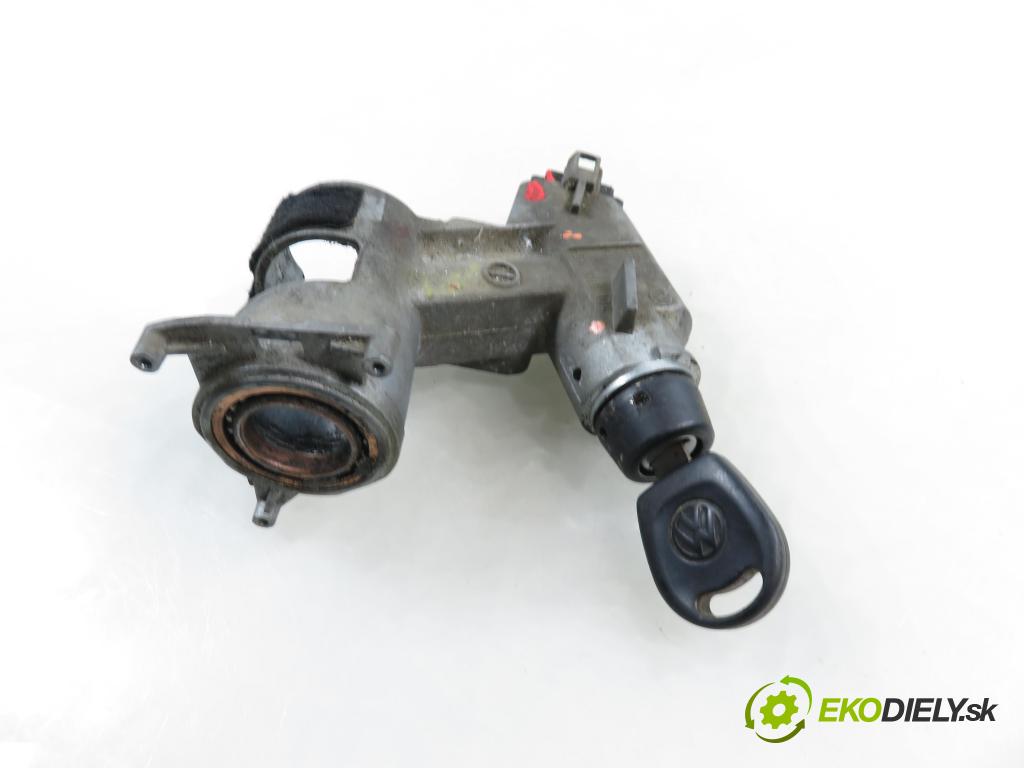 VW TRANSPORTER IV Platforma / podwozie (70E, 70L, 70M, 7DE, 7DL KABINA/PLATFORMA 1993 57,00 2.4 D 78 - AAB 2370,00 spinačka 701905851 (Spínacia skrinka)