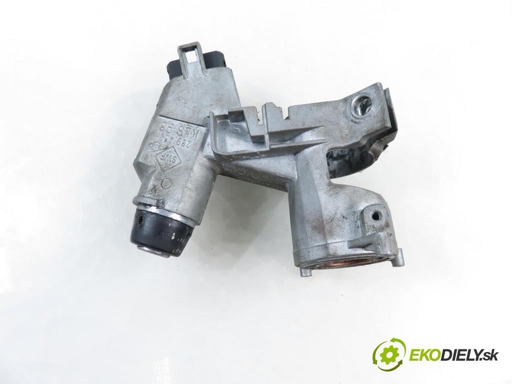 VW TRANSPORTER IV Platforma / podwozie (70E, 70L, 70M, 7DE, 7DL KABINA/PLATFORMA 1993 57,00 2.4 D 78 - AAB 2370,00 spinačka 701905851 (Spínacia skrinka)