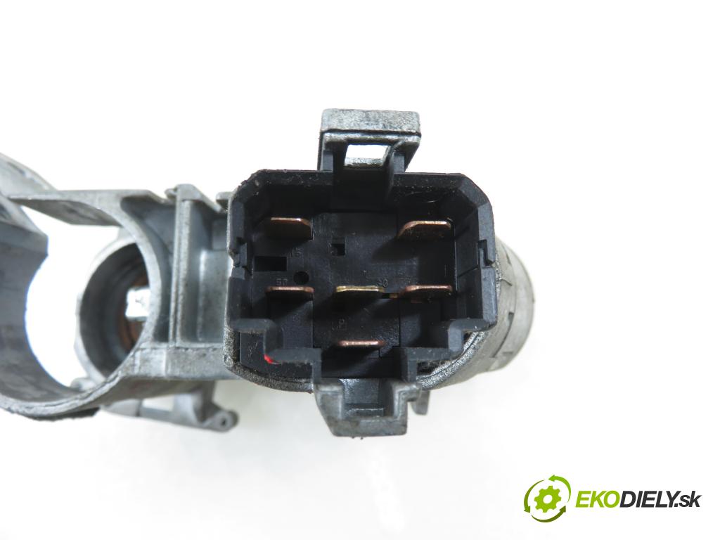 VW TRANSPORTER IV Platforma / podwozie (70E, 70L, 70M, 7DE, 7DL KABINA/PLATFORMA 1993 57,00 2.4 D 78 - AAB 2370,00 spinačka 701905851 (Spínacia skrinka)