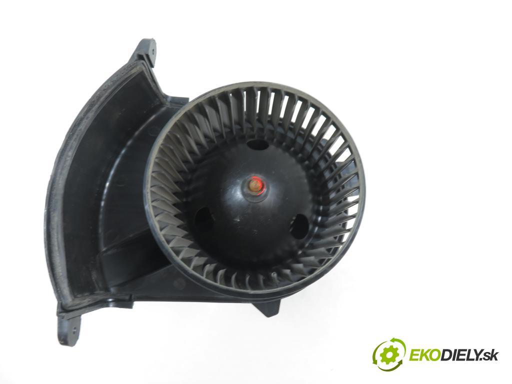 RENAULT MASTER III Platforma / podwozie (EV, HV, UV) KABINA/PLATFORMA 2016 120,00 2.3 dCi 165 FWD - M9T 702 2298,00 Ventilátor vetráku 2002221
