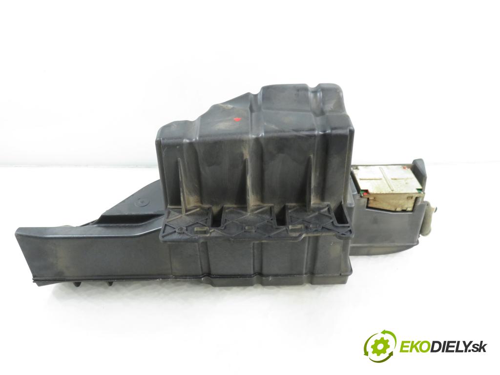 NISSAN PATHFINDER III (R51) TERENOWY 2007 198,00 4.0 4WD 269 - VQ40DE 3954,00 reproduktor Dvere 28170EA500