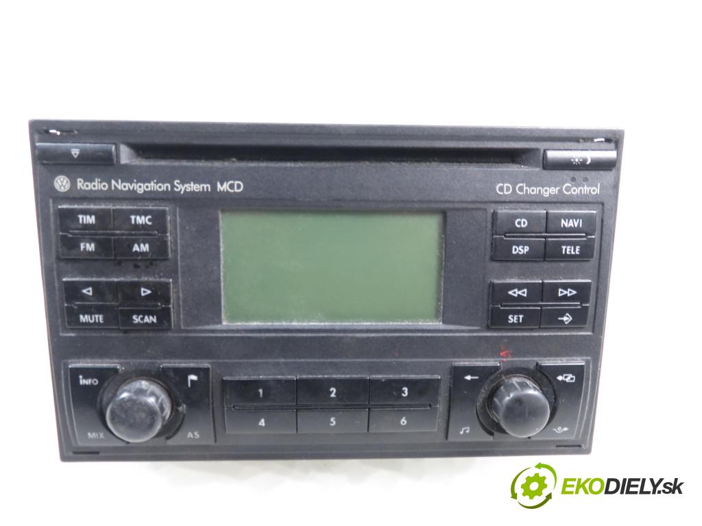VW POLO (9N_) HB 2005 63,00 1.4 FSI - AXU 1390,00 RADIO CD 1J0035191A