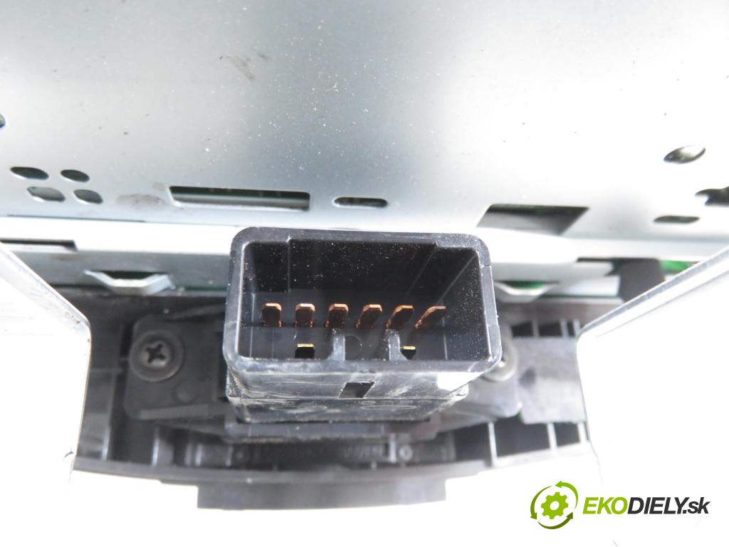 HYUNDAI i10 (PA) HB 2009 57,00 1.2 16V - G4LA 1248,00 RADIO CD 961000X2304X