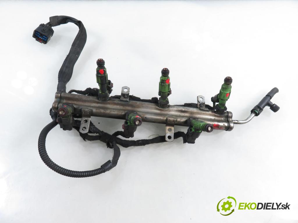 CHRYSLER VOYAGER IV (RG, RS) MINIVAN 2001 0,00 3.3 AWD - EGA 3301,00 Lišta vstrekovacia 0280156007 ; 04861454AA ; 04861498AB (Vstrekovacia lišta)