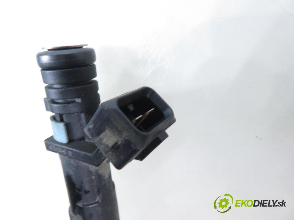 CHEVROLET spar HB 2013 50,00 1.0 S-TEC II 16V - B10D1 995,00 vstrekovač 25186566 (Vstrekovač paliva)