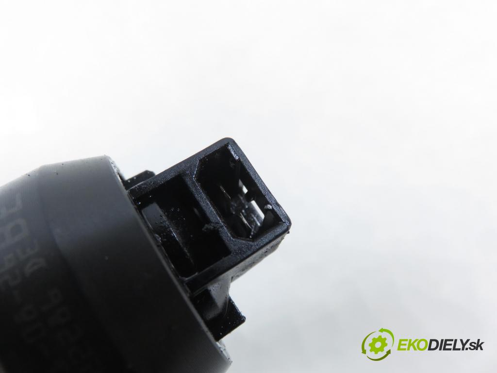 VW GOLF IV (1J1) HB 2001 96,00 1.9 TDI - ASZ 1896,00 vstříkovač 038130073AL ; 0414720039 (Vstřikovač paliva)