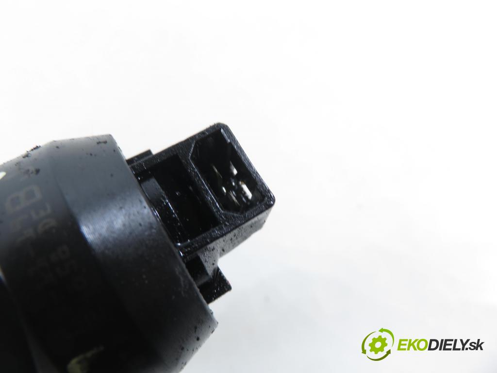 AUDI A2 (8Z0) HB 2001 55,00 1.4 TDI - AMF 1422,00 vstříkovač 045130073T ; 0414720035 (Vstřikovač paliva)