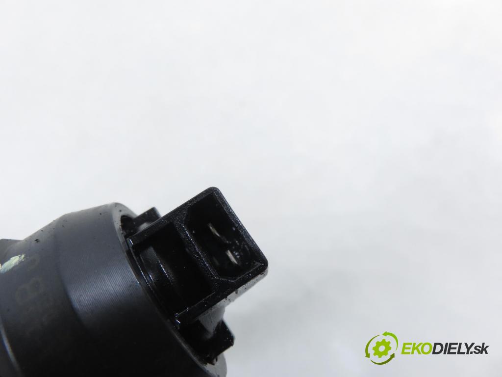 AUDI A2 (8Z0) HB 2001 55,00 1.4 TDI - AMF 1422,00 vstříkovač 045130073T ; 0414720035 (Vstřikovač paliva)