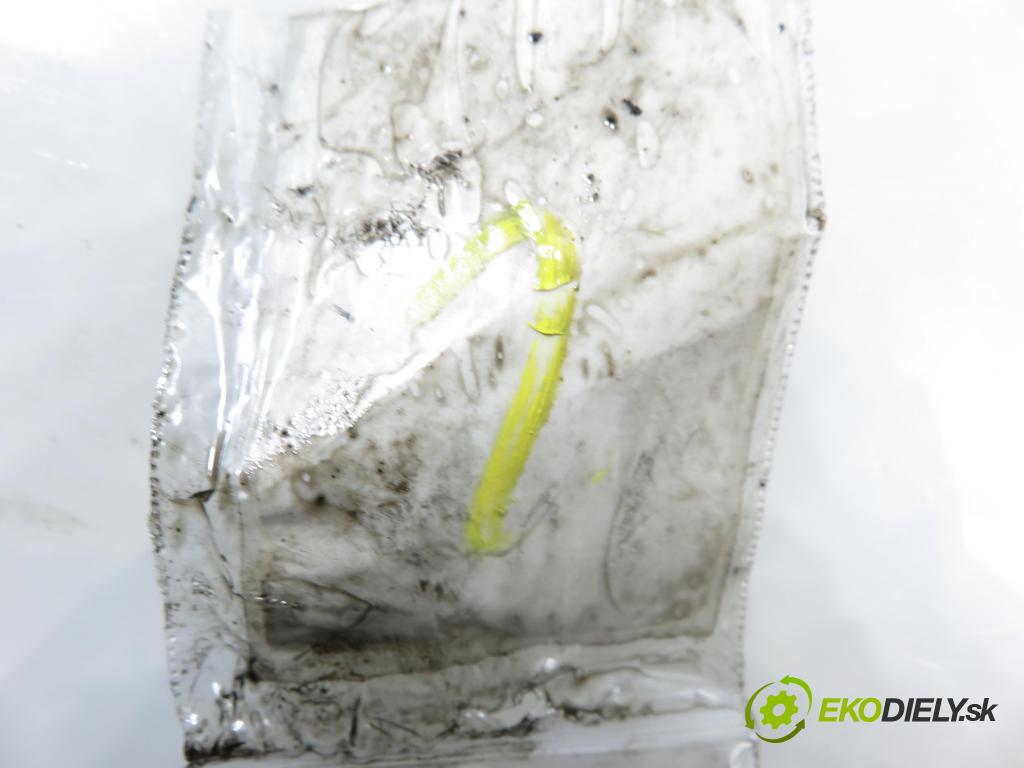 AUDI A2 (8Z0) HB 2001 55,00 1.4 TDI - AMF 1422,00 vstříkovač 045130073T ; 0414720035 (Vstřikovač paliva)