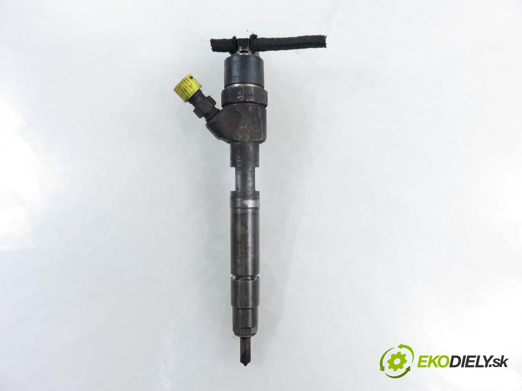 SMART CITY-COUPE (450) HB 2001 30,00 0.8 CDI R3 41 - OM 660.940 799,00 vstrekovač 0445110023 ; 6600700187 (Vstrekovač paliva)