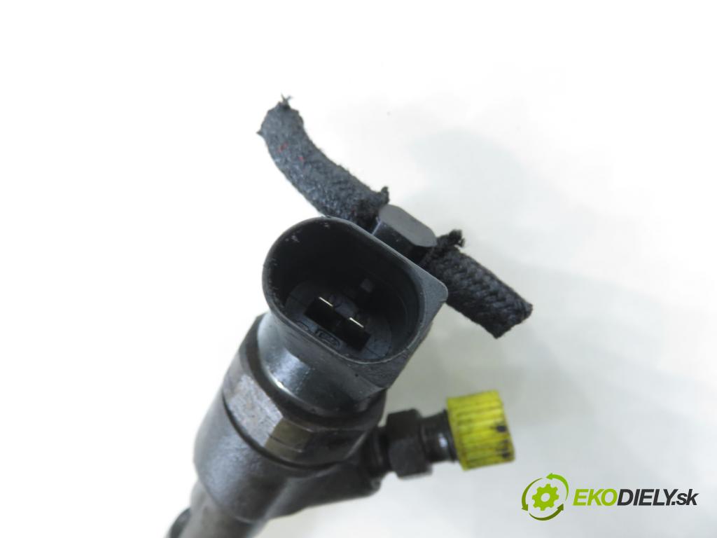 SMART CITY-COUPE (450) HB 2001 30,00 0.8 CDI R3 41 - OM 660.940 799,00 vstrekovač 0445110023 ; 6600700187 (Vstrekovač paliva)