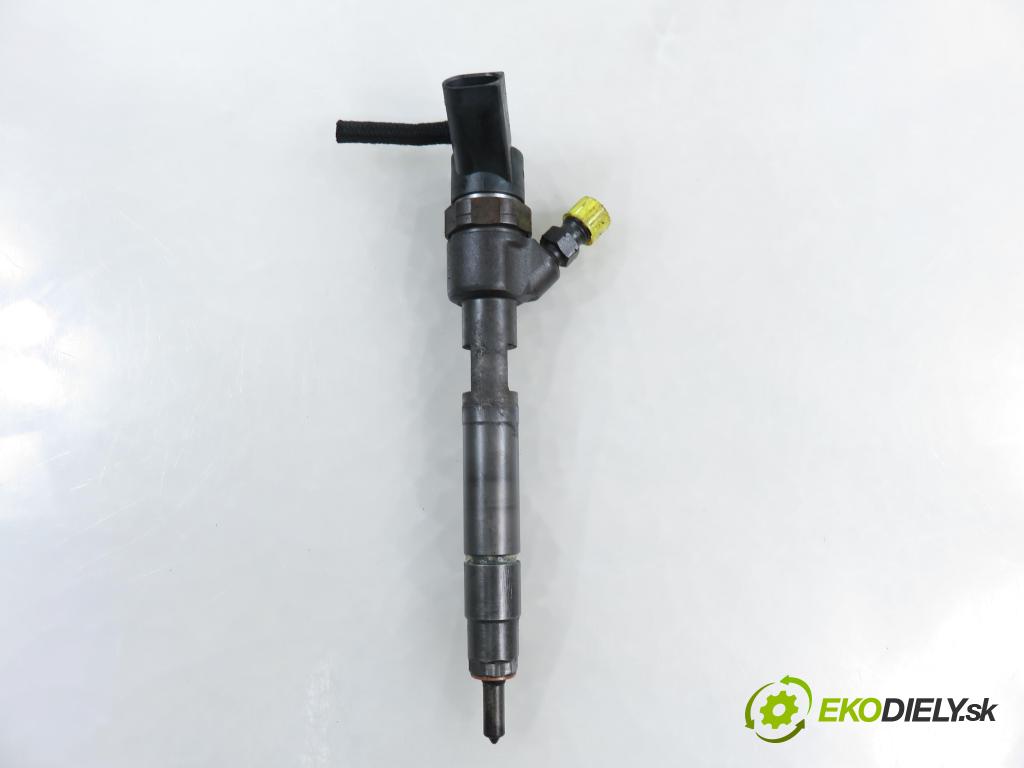 SMART CITY-COUPE (450) HB 2001 30,00 0.8 CDI R3 41 - OM 660.940 799,00 vstrekovač 0445110023 ; 6600700187 (Vstrekovač paliva)