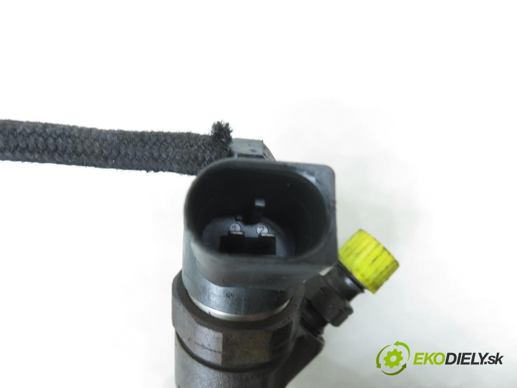 SMART CITY-COUPE (450) HB 2001 30,00 0.8 CDI R3 41 - OM 660.940 799,00 vstrekovač 0445110023 ; 6600700187 (Vstrekovač paliva)