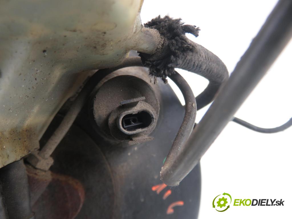 VW PASSAT B3/B4 Variant (3A5, 35I) KOMBI 1994 74,00 1.6 - AEK 1595,00 Posilovač (Servočerpadlo)