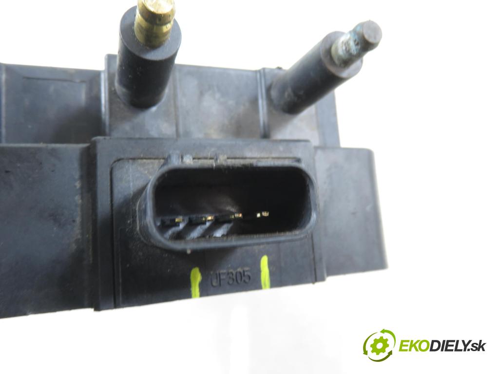 CHRYSLER VOYAGER IV (RG, RS) MINIVAN 2001 0,00 3.3 AWD - EGA 3301,00 Cievka zapaľovacia UF305