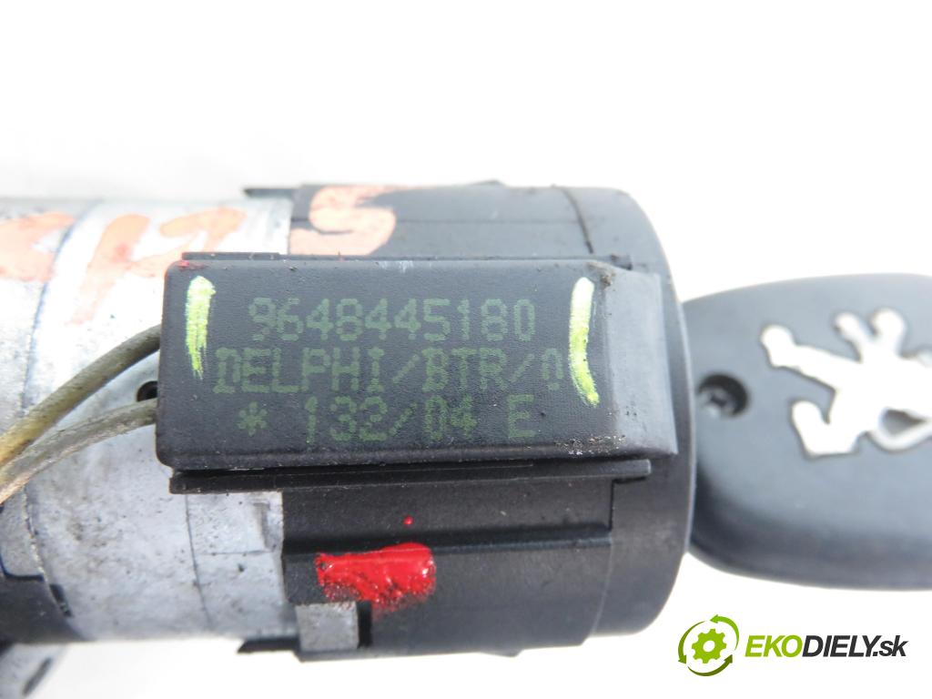 PEUGEOT 307 (3A/C) HB 2003 100,00 2.0 16V - RFN (EW10J4) 1997,00 spinačka 36353100 ; 9648445180 (Spínacia skrinka)