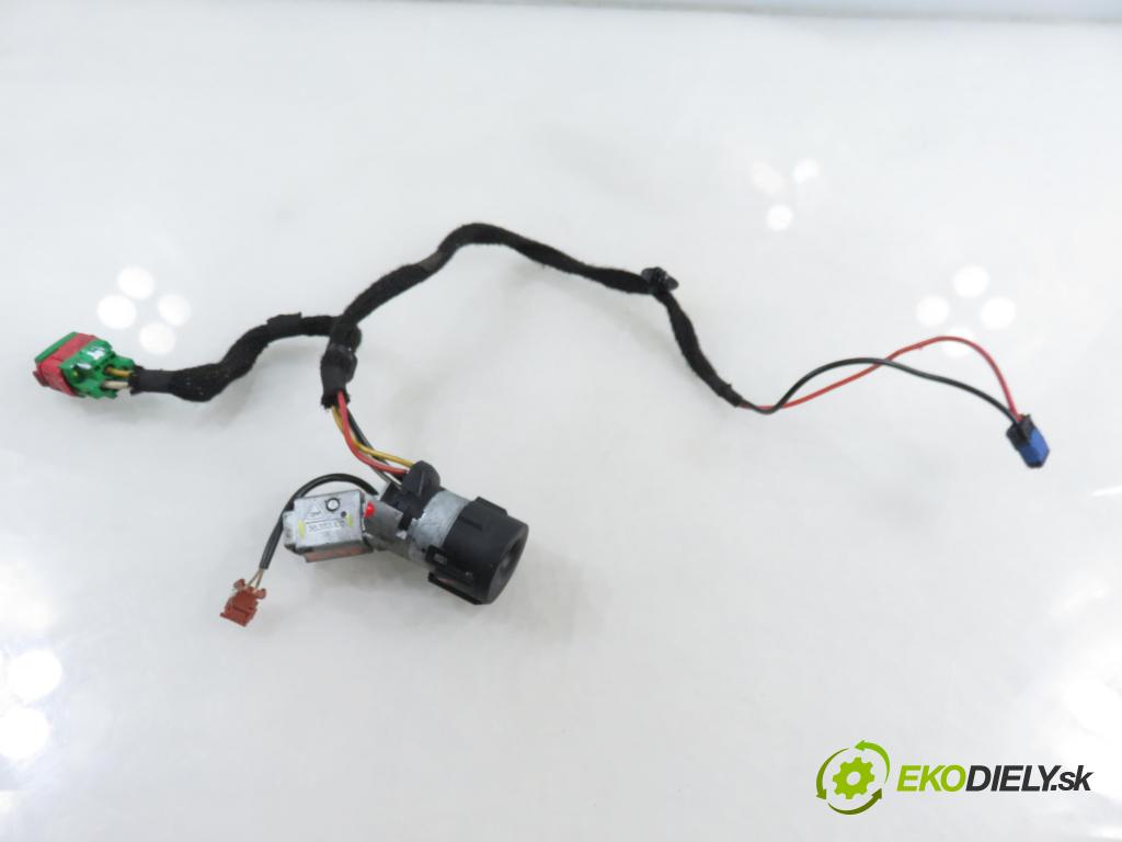 PEUGEOT 307 (3A/C) HB 2003 100,00 2.0 16V - RFN (EW10J4) 1997,00 spinačka 36353100 ; 9648445180 (Spínacia skrinka)